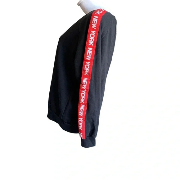 PEANUTS women's size large New York sweatshirt size large, snoopy - Picture 5 of 5